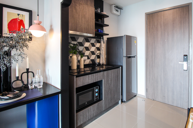 The Base Petchburi-Thonglor
