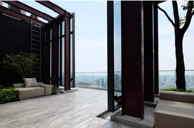 Ashton Silom