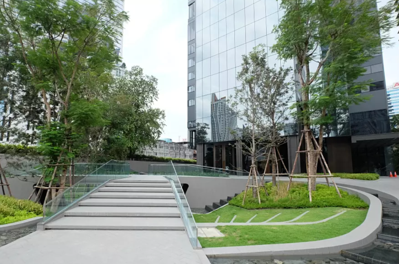 Ashton Silom