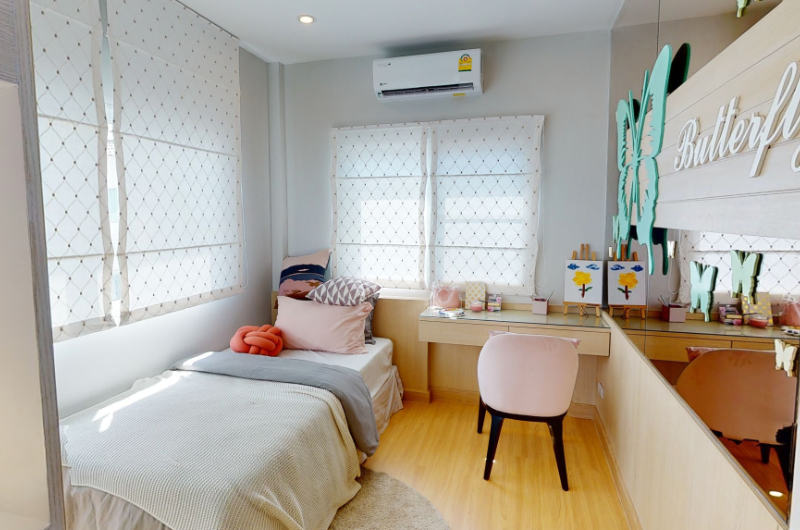 Bliss Sriracha-Borwin