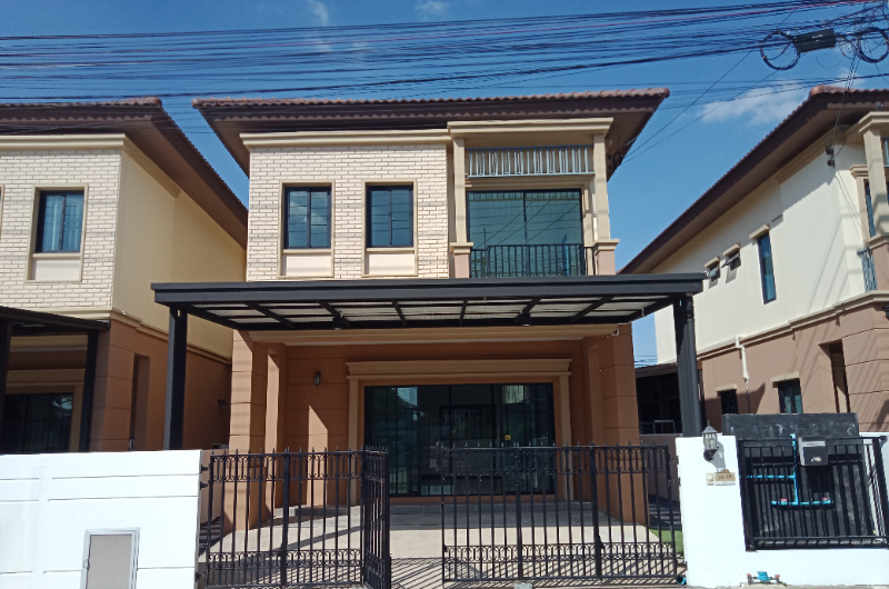 Pruksa Ville Ramkhamhaeng-Wongwaen (Mistine)