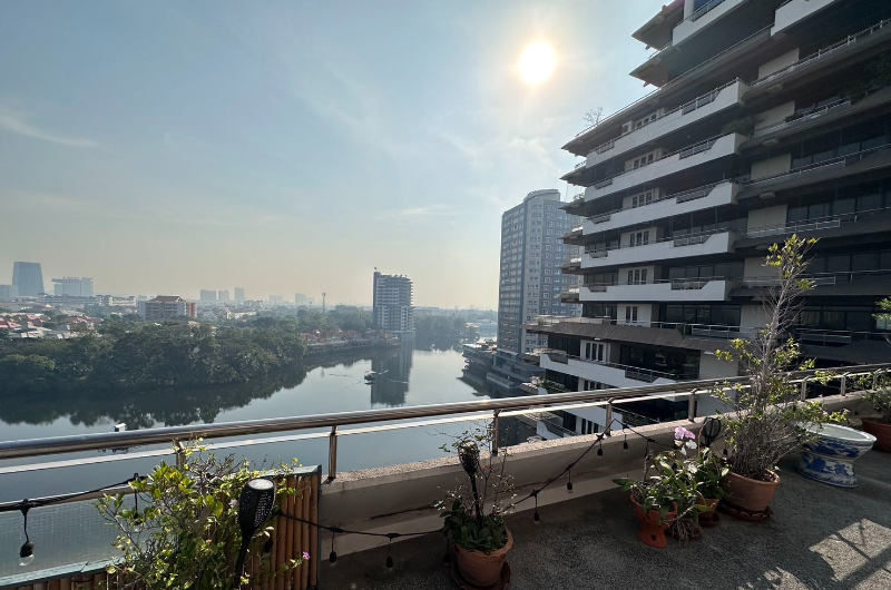 Lakeshore west Nichada Thani